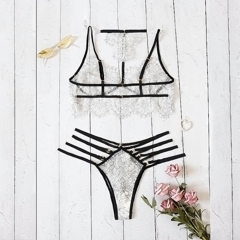 Ruby – Lingerie trois-pièces séduisante